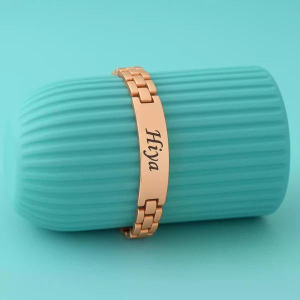 Rose gold personalized bracelet with "Hiya" engraved – Elegant custom gift for women